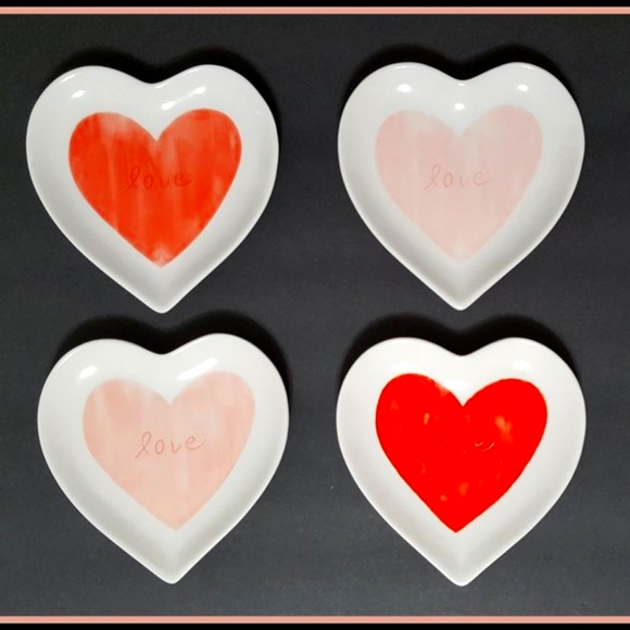 NEW Pottery Barn Set of 4 Watercolor Heart Shaped Stoneware Appetizer Plates - Picture 1 of 5